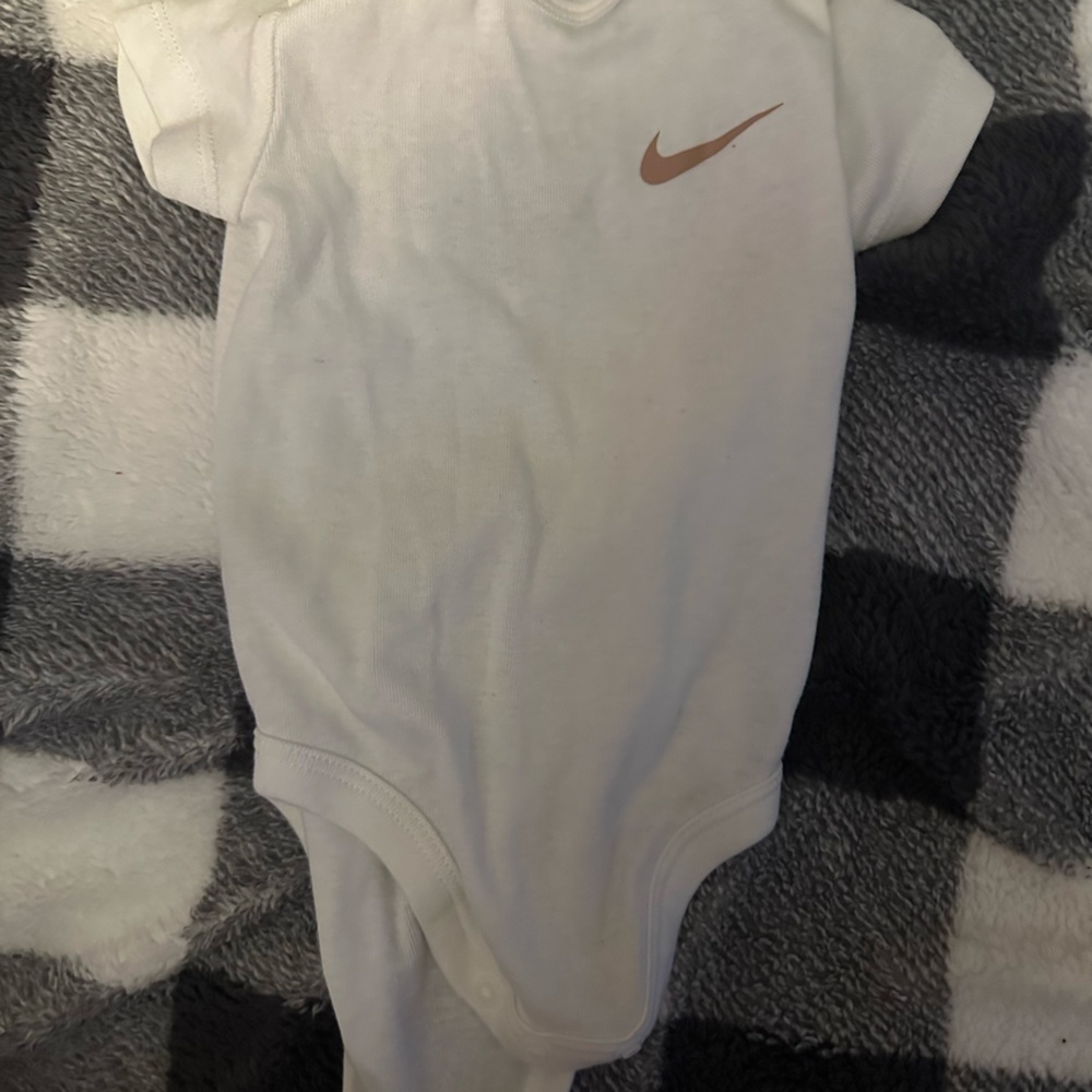 Nike bundle - Picture 2 of 2